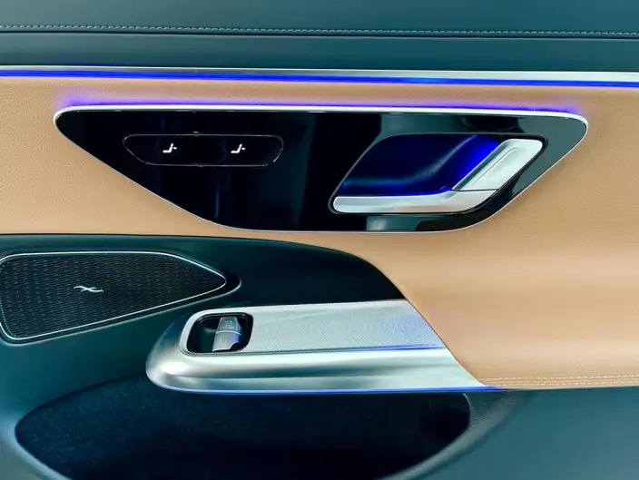 Mercedes-Benz E-Class 2025 Model E 260 L sedan – фото 7
