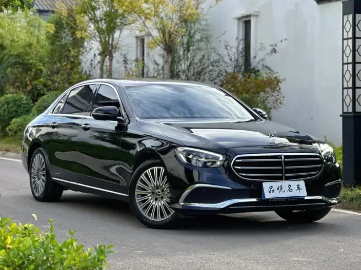 Mercedes-Benz E-Class 2023 Model E 300 L Luxury Model sedan – фото 3