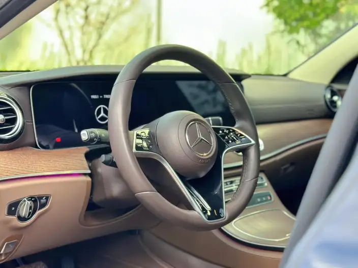 Mercedes-Benz E-Class 2023 Model E 300 L Luxury Model sedan – фото 9