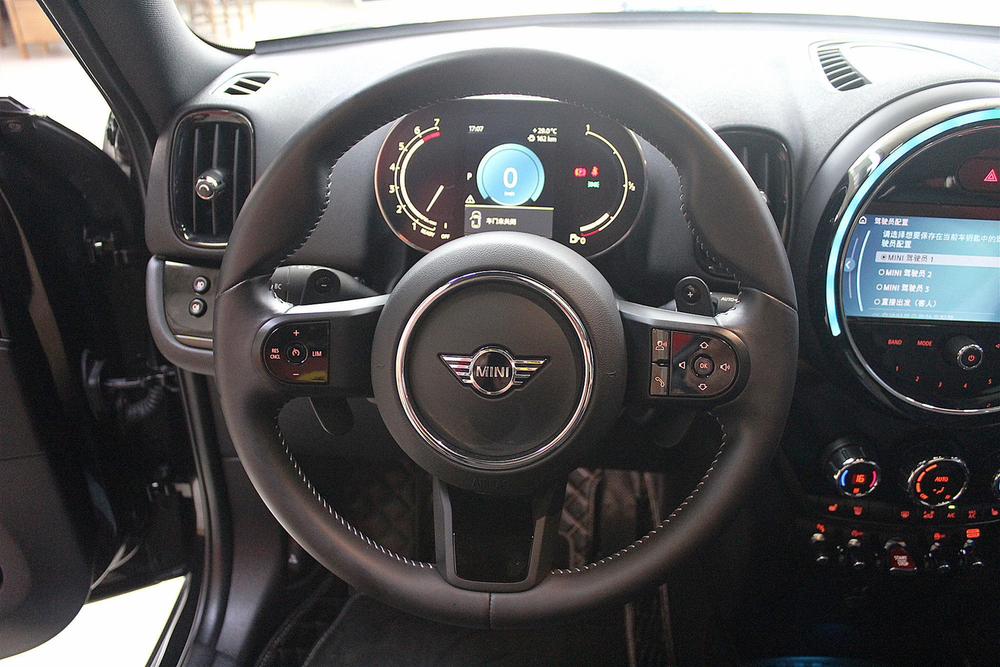 Mini Countryman Раздел 2023 2.0T COOPER S ALL4 留白 Special edition – фото 12