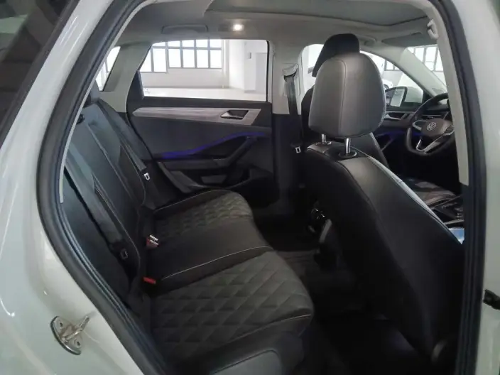 Volkswagen Sagitar 2023 Model 300TSI DSG Superior Edition – фото 10