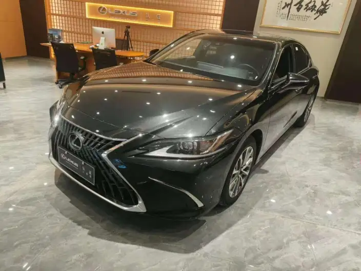Lexus ES 2022 Model 300h Superior Edition