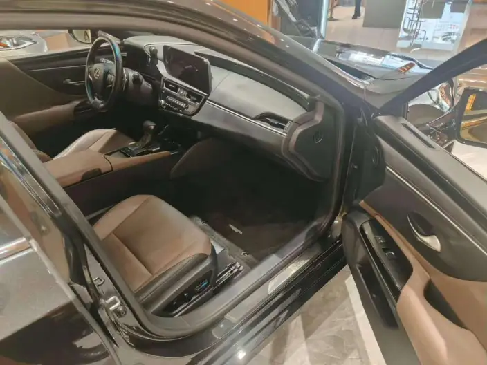 Lexus ES 2022 Model 300h Superior Edition – фото 6