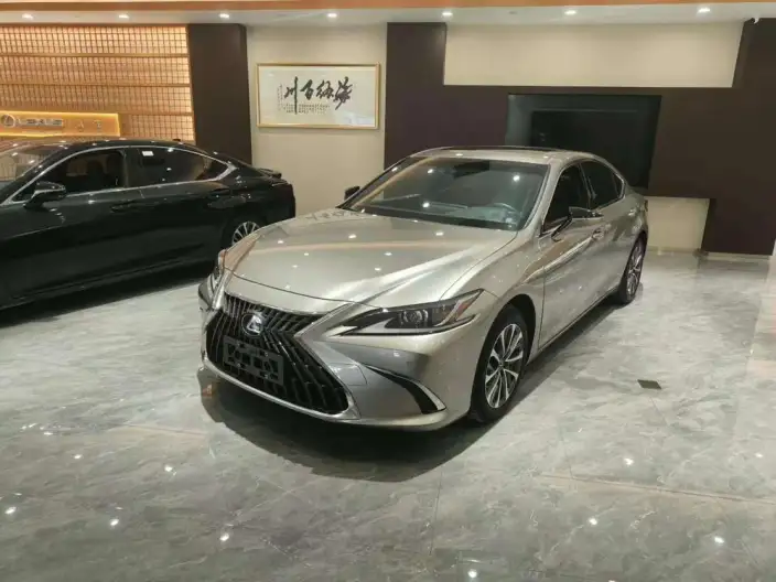 Lexus ES 2022 Model 200 Superior Edition