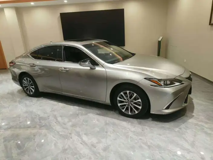 Lexus ES 2022 Model 200 Superior Edition
