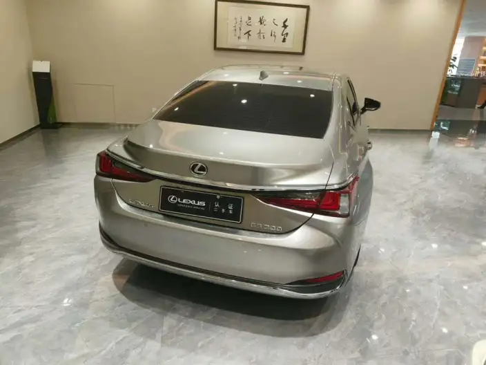 Lexus ES 2022 Model 200 Superior Edition