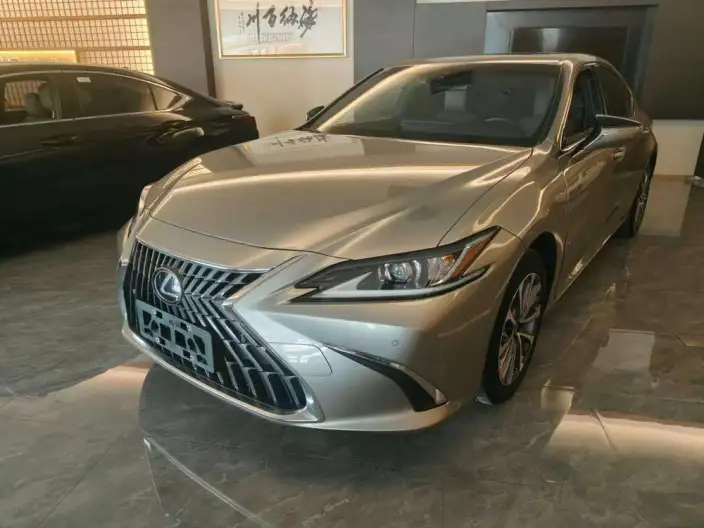 Lexus ES 2022 Model 200 Superior Edition