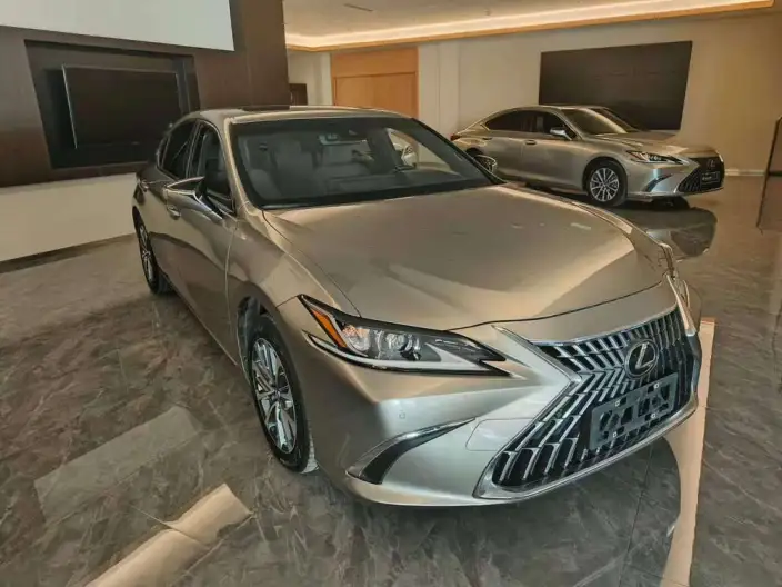 Lexus ES 2022 Model 200 Superior Edition