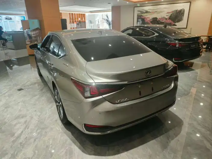 Lexus ES 2022 Model 200 Superior Edition