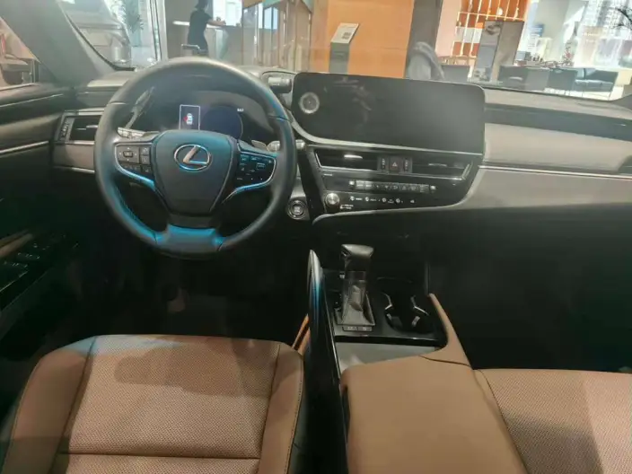 Lexus ES 2022 Model 200 Superior Edition – фото 7