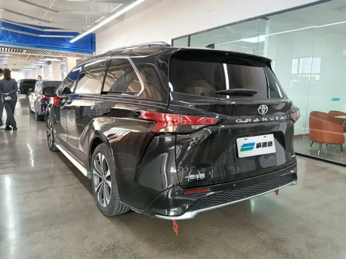 Granvia 2024 Model Intelligent Hybrid 2.5L 2WD Noble PLUS Edition – фото 4