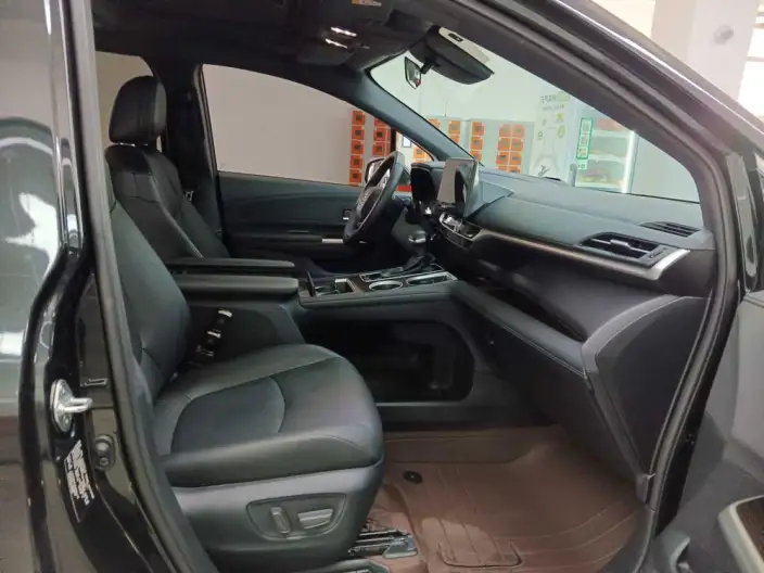 Granvia 2024 Model Intelligent Hybrid 2.5L 2WD Noble PLUS Edition – фото 9