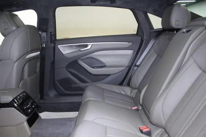 Audi A6L 2026 Model 2.0T quattro Exclusive Model – фото 10