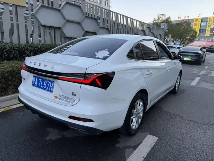 Roewe i5 2023 Model 1.5L CVT Zunrong Edition – фото 6