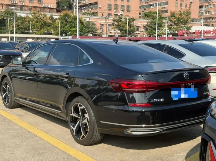 Volkswagen Passat 2022 Model 330TSI Deluxe Edition – фото 5