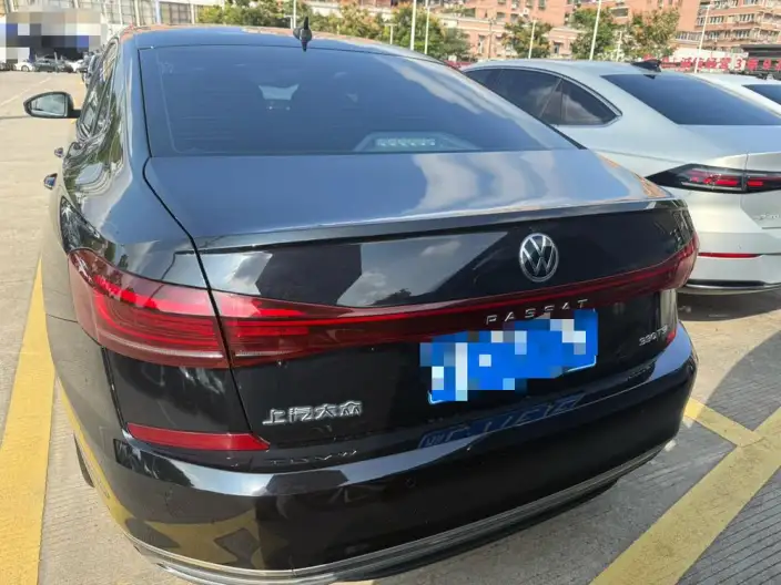 Volkswagen Passat 2022 Model 330TSI Deluxe Edition – фото 6