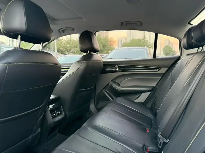 Roewe i5 2021 Model Facelift 1.5L CVT Diamond Edition – фото 9