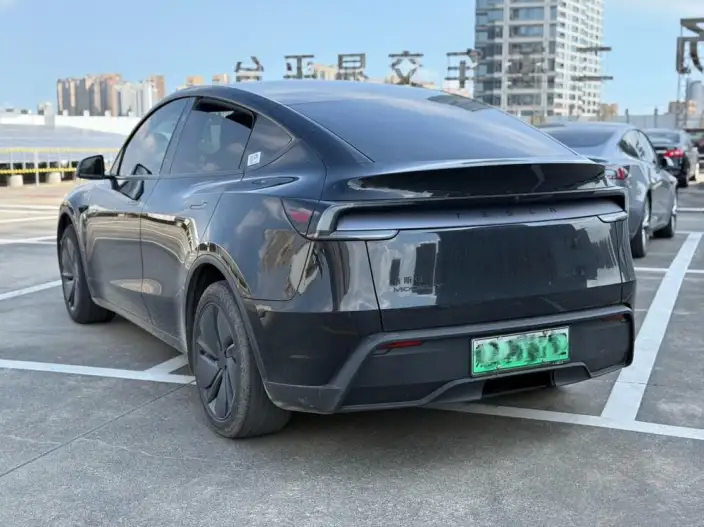 Model Y 2025 Model Rear-wheel drive version
