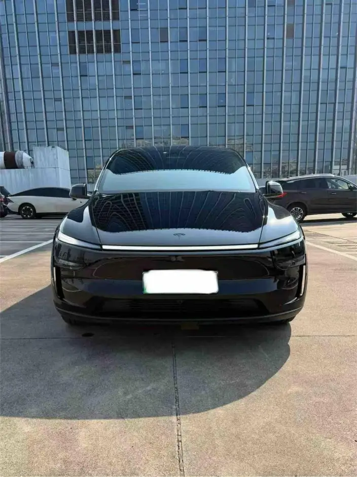 Model Y L 2026 Model Standard Edition