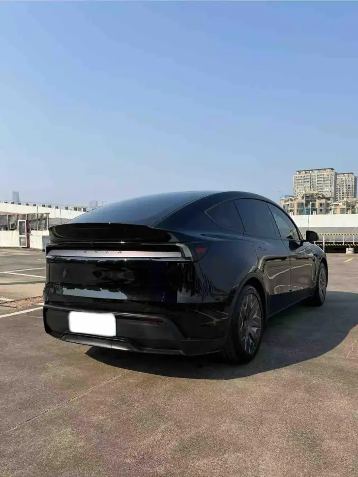 Model Y L 2026 Model Standard Edition – фото 6