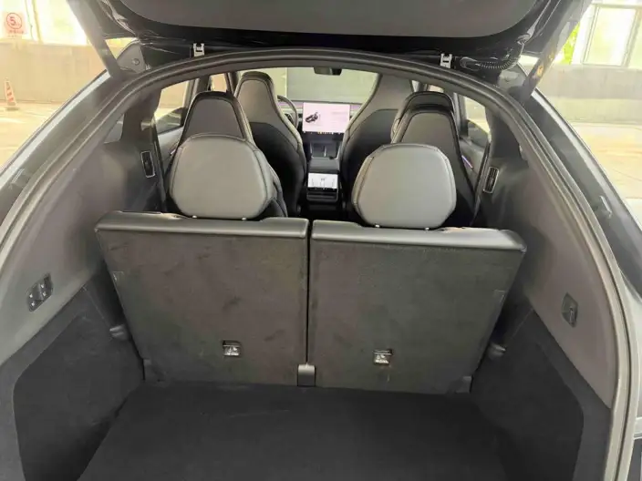 Model Y L 2026 Model Standard Edition – фото 10