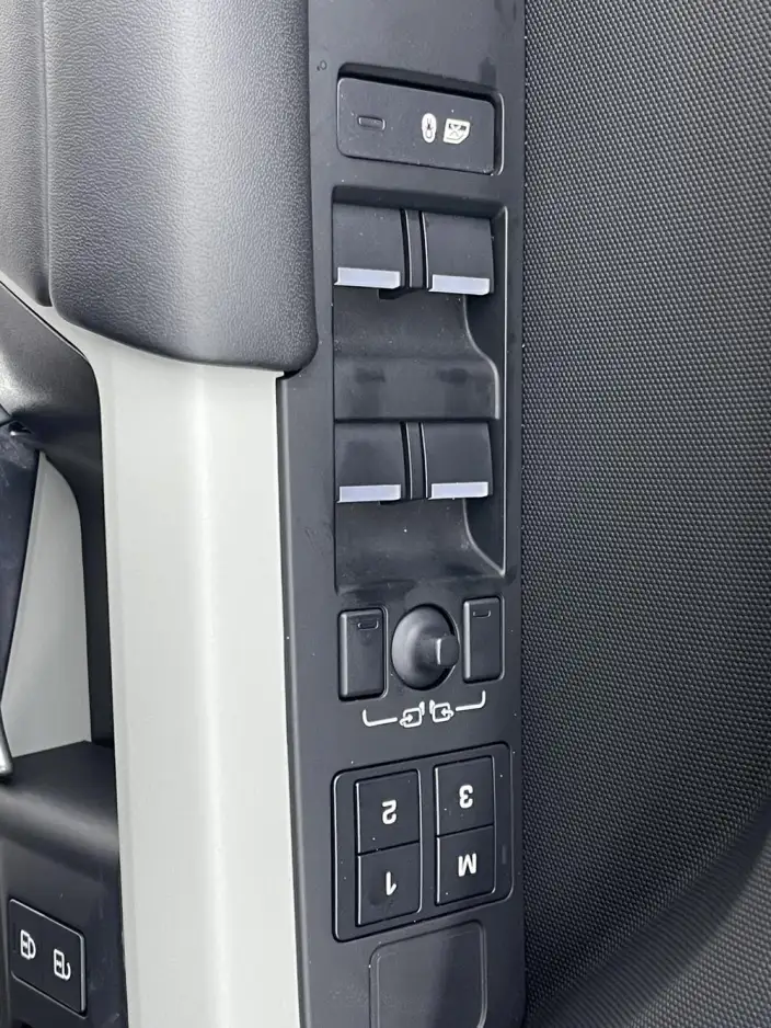 Land Rover Defender 2023 Model Facelift 110 P400 X-Dynamic HSE – фото 5