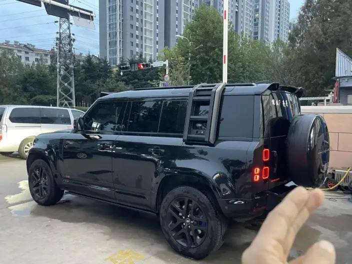Land Rover Defender 2023 Model Facelift 110 P400 X-Dynamic HSE