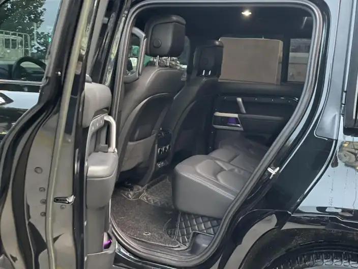 Land Rover Defender 2023 Model Facelift 110 P400 X-Dynamic HSE – фото 9