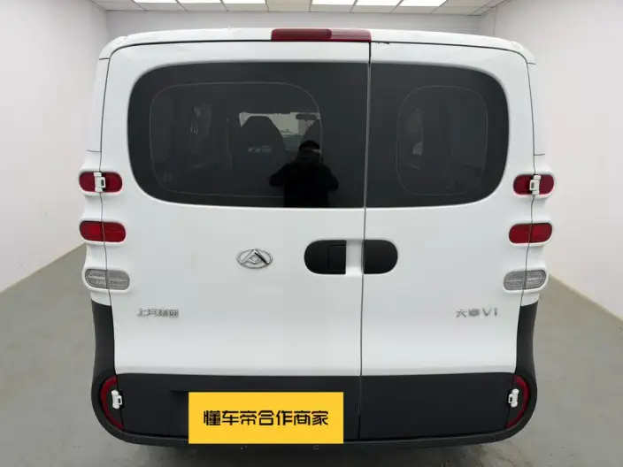 Maxus Dana V1 2025 Model V1 Short axis Low top Gran Edition 42kWh – фото 5