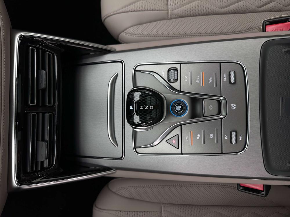 BYD Tang DM 2025 Model Intelligent Driving Edition DM-i 115km Honor Edition – фото 23