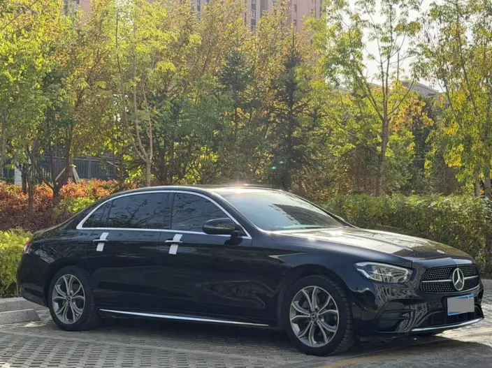Mercedes-Benz E-Class 2023 Model E 300 L Luxury Model Sports sedan – фото 3