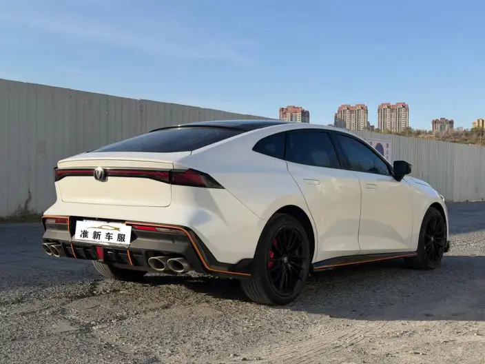 Changan UNI-V 2023 Model 1.5T Sports Edition – фото 7