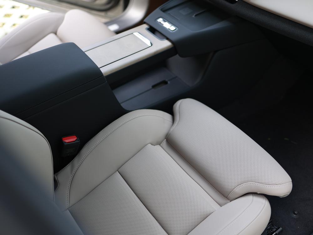 Volvo XC70 2026 модификация 4WD Ultra-long Endurance Plus – фото 12