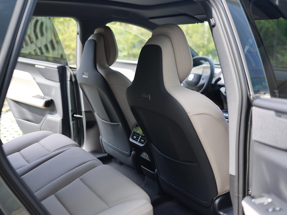 Volvo XC70 2026 модификация 4WD Ultra-long Endurance Plus – фото 14
