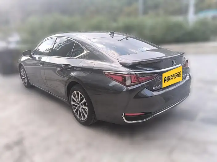 Lexus ES 2022 Model 200 Superior Edition