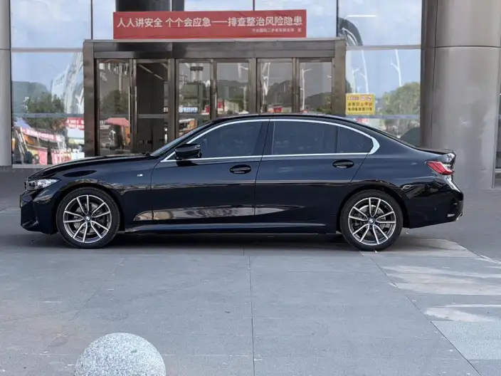 BMW 3 Series 2026 Model 325Li M Sports Set