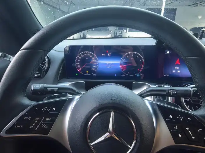 Mercedes-Benz GLB 2024 Model GLB 220 Dynamic Model – фото 7