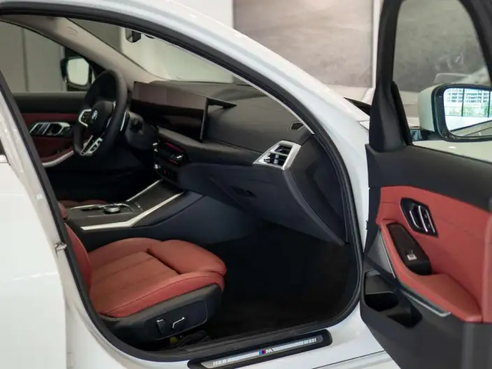 BMW 3 Series 2025 Model 325Li M Sports Set – фото 10