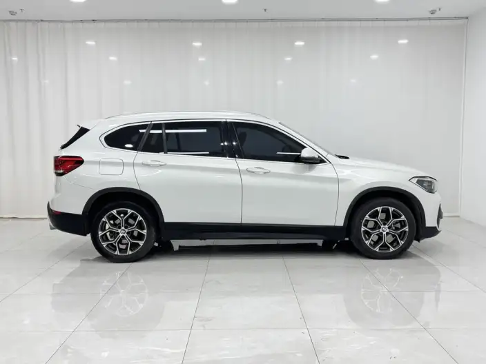 BMW X1 2022 Model sDrive25Li Leading Model – фото 8