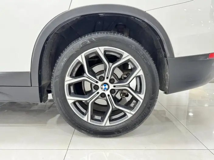 BMW X1 2022 Model sDrive25Li Leading Model – фото 9