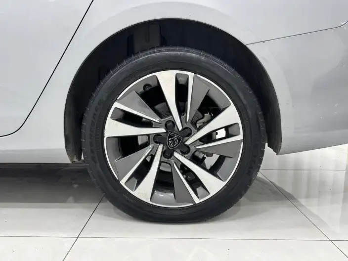 PEUGEOT 408 2022 Model 1.6T Chasing Edition – фото 9