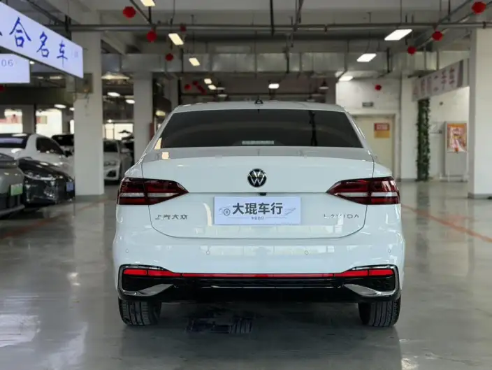 Volkswagen Lavida 2023 Model Facelift 1.5L Automatic Starry Sky Five Million Edition – фото 5