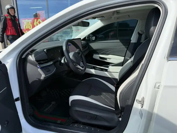 Volkswagen Sagitar 2026 Model L 300TSI DSG Luxury Model – фото 8