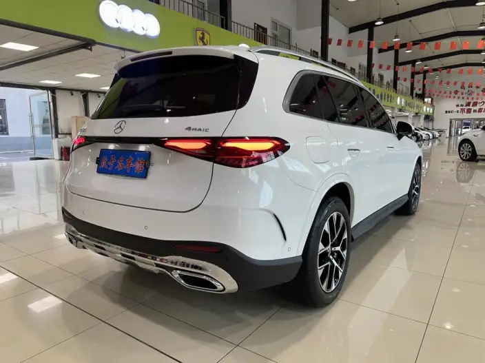 Mercedes-Benz GLC 2023 Model GLC 260 L 4MATIC Luxury Model 5 seat – фото 6