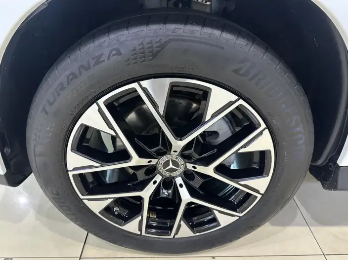 Mercedes-Benz GLC 2023 Model GLC 260 L 4MATIC Luxury Model 5 seat – фото 9