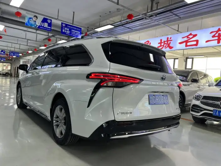 Toyota Sienna 2021 Model 2.5L Hybrid Supreme Edition