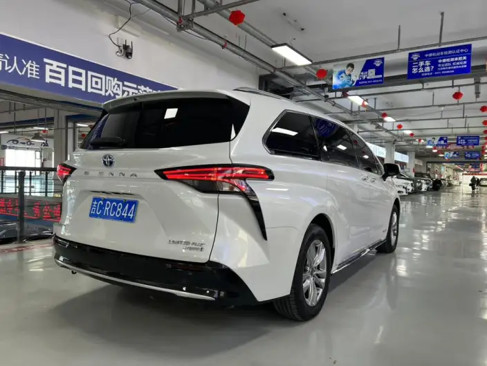 Toyota Sienna 2021 Model 2.5L Hybrid Supreme Edition – фото 6
