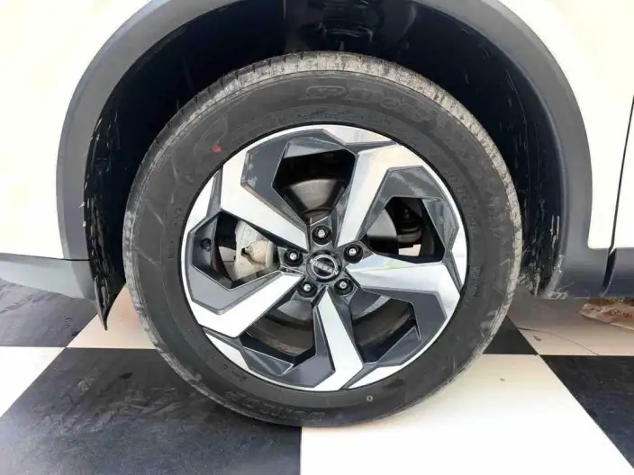 Nissan Qashqai 2023 Model 1.3T Deluxe Edition – фото 7