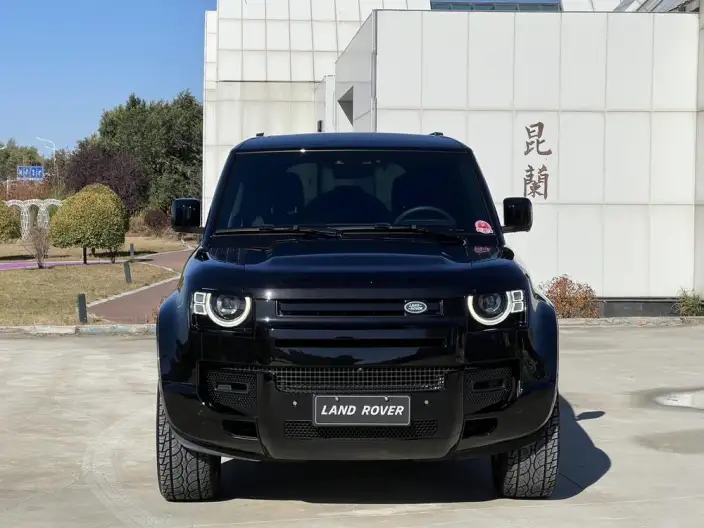Land Rover Defender 2025 Model 110 3.0T P400 SE X-Dynamic