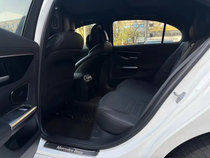 Mercedes-Benz C-Class 2024 Model C 260 L Sports Edition – фото 9